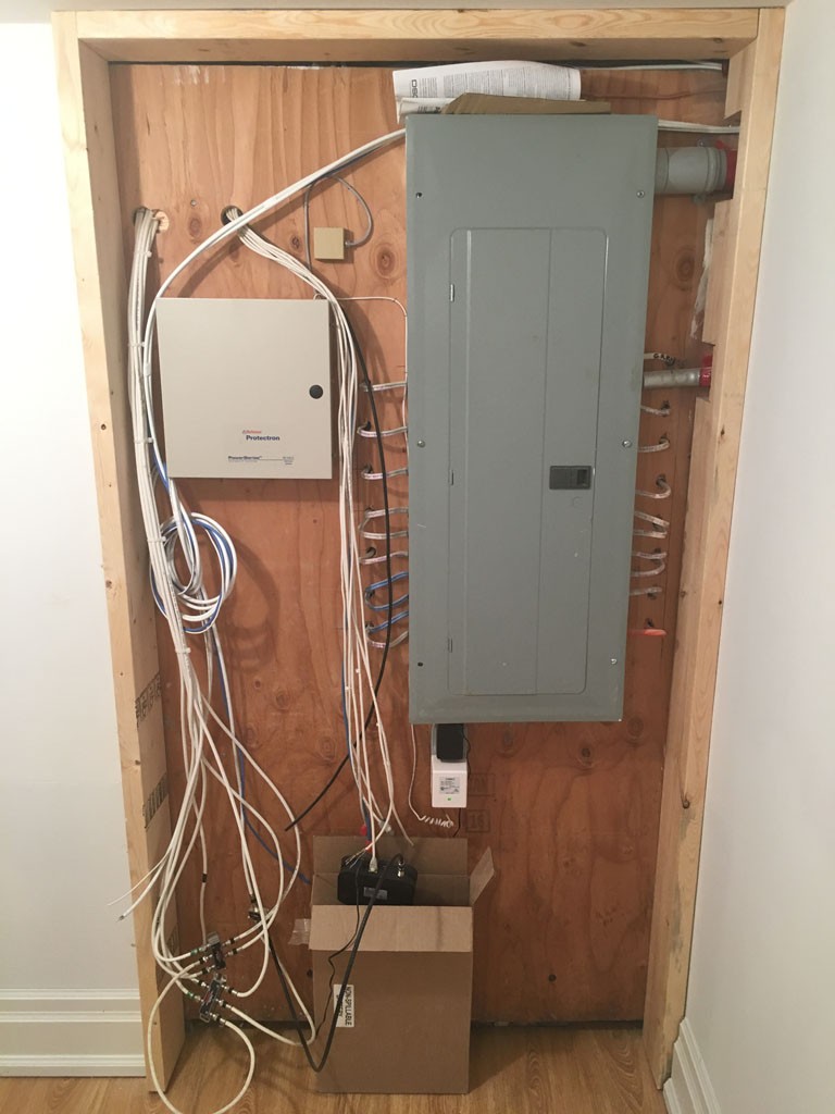 Electrical renovation gallery image 13 in Toronto